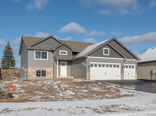968 Forest Edge Cir, Jordan, MN 55352