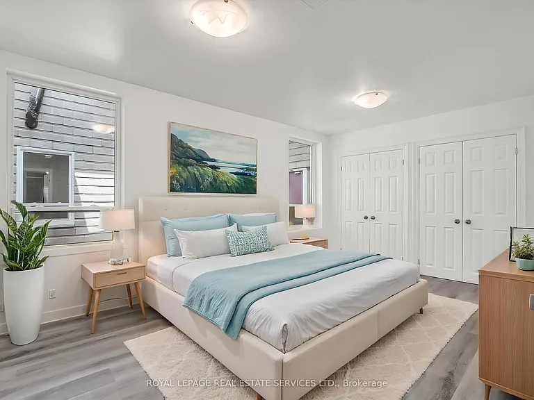 2820 Danforth Ave #301 — Photo 12