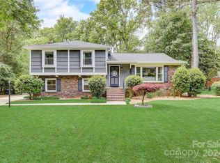7124 Edenbridge Ln, Charlotte, NC 28226
