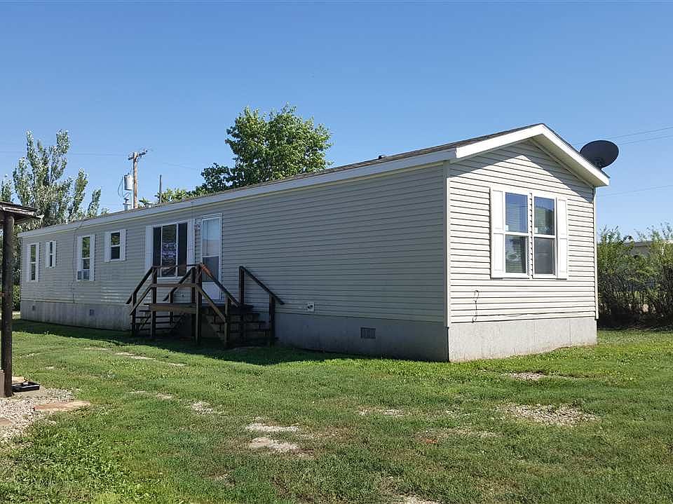 1st image of 206 1st St E