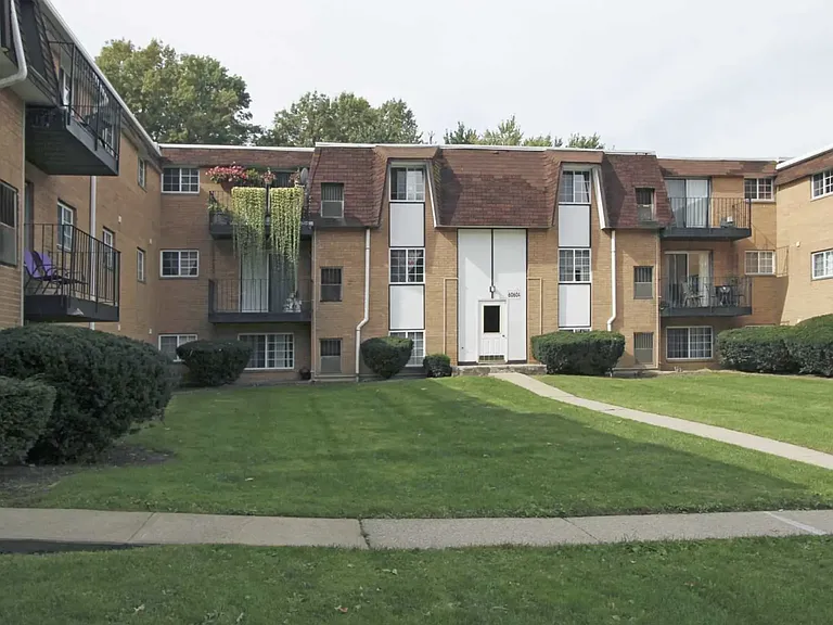 Lafayette Village — Photo 8
