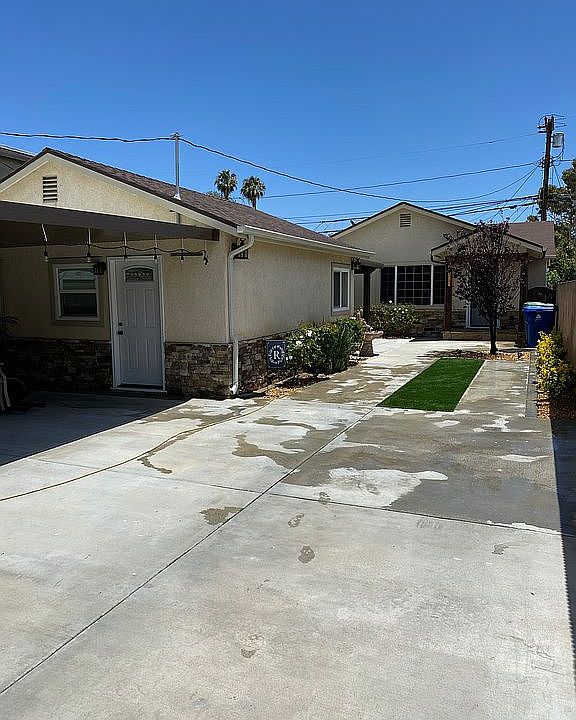 1st image of 322 McDonald Ave