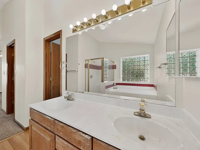8908 Henriette Wyeth Dr NE — Photo 22