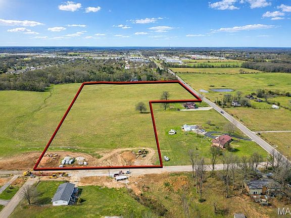 3rd image of 1801 Tower Rd