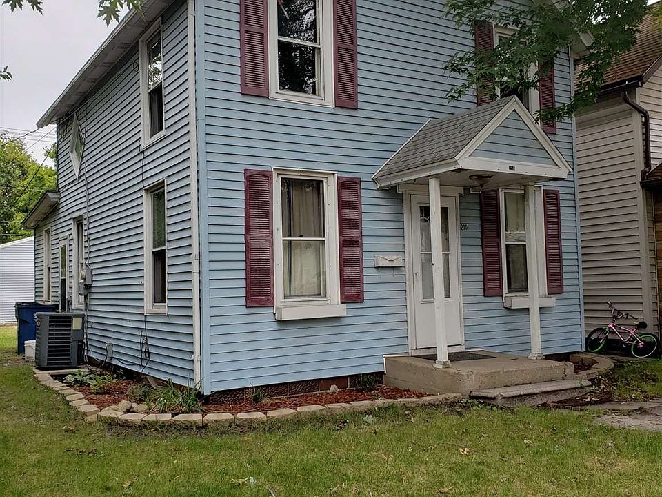 1st image of 230 E 7th St