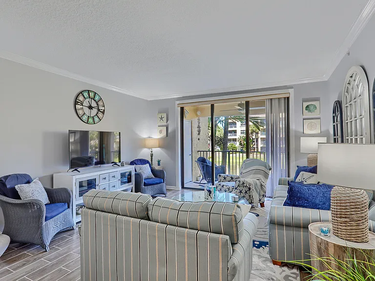 400 Uno Lago Dr #204 — Photo 11