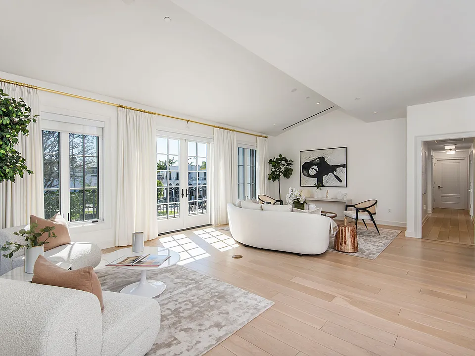 The Residences at Palisades Village