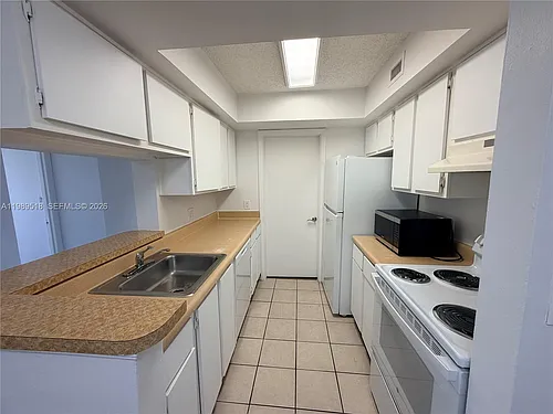 5720 Rock Island Rd #400 Photo 1