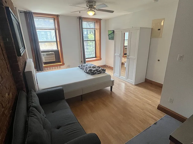 143 E 30th St #401 — Photo 2