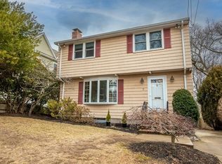 5 Snow Ln, Dedham, MA 02026