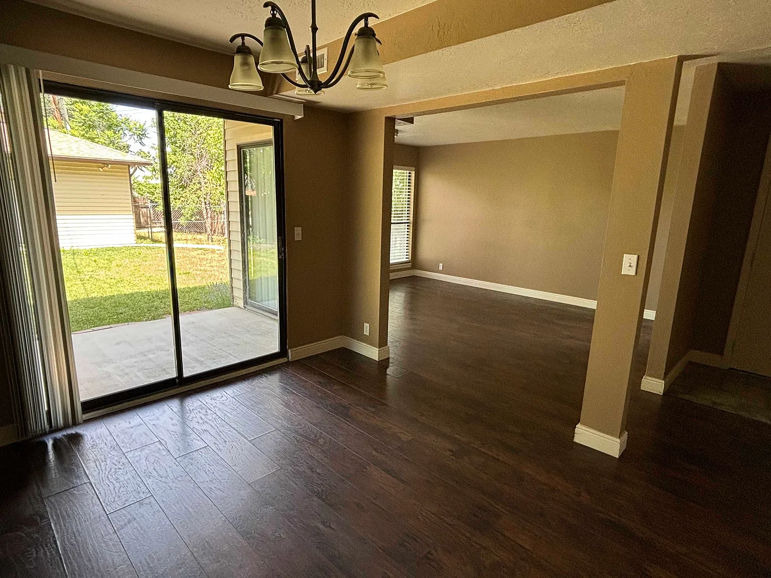 2 bed, 1.0 bath, 1200 sqft, $2,100 — Photo 3