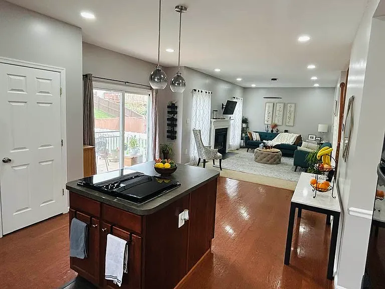 7 Azalea St #1 — Photo 5