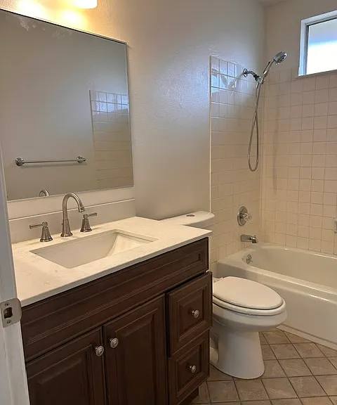 984 McKenzie Ave — Photo 10