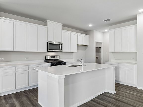 3rd image of 1607 Athena Ln