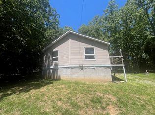 1388 Morningglory Rd, Carbondale, IL 62902