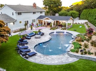 70 North Rd, Hampton Bays, NY 11946