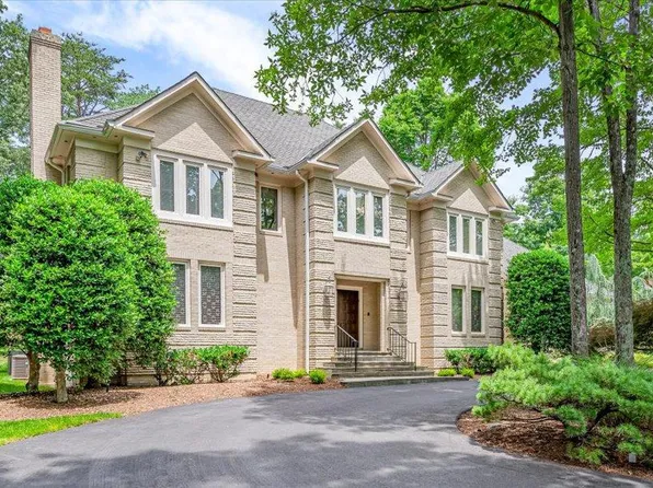 10616 Willowbrook Dr, Potomac, MD 20854