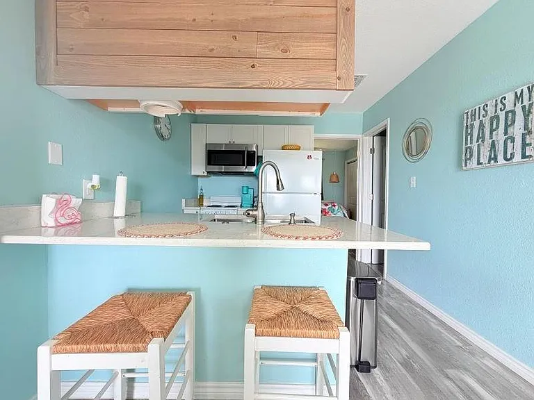 1809 Hillcrest Dr #107 — Photo 4