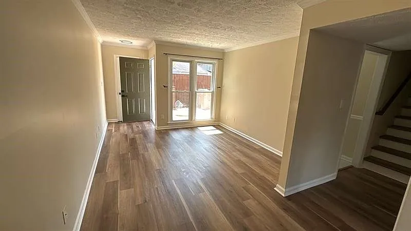 2 bed, 1497 sqft, $2,050 — Photo 3