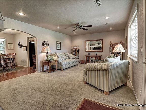5th image of 1400 W Countrywood Pl