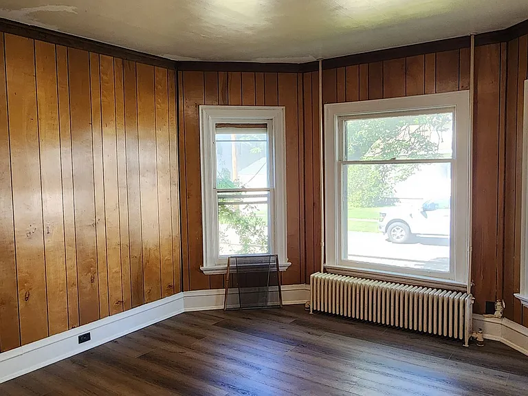 1015 Washington St — Photo 4