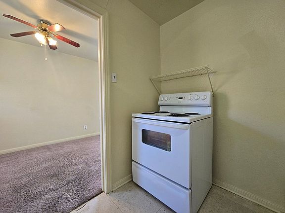 4th image of 704 W Dean Ave