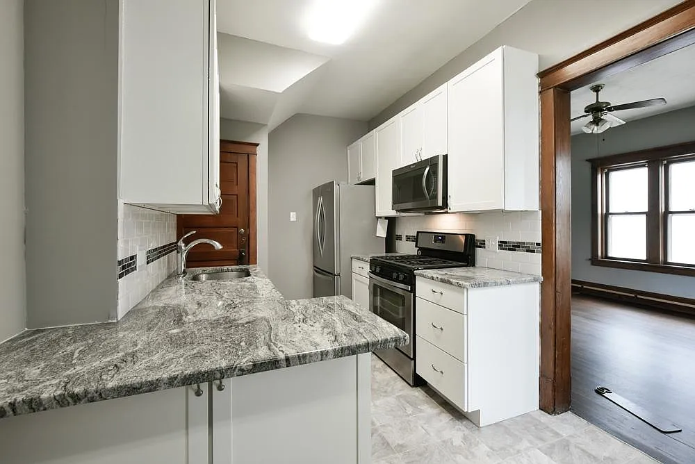 3124 Cass Street — Photo 4