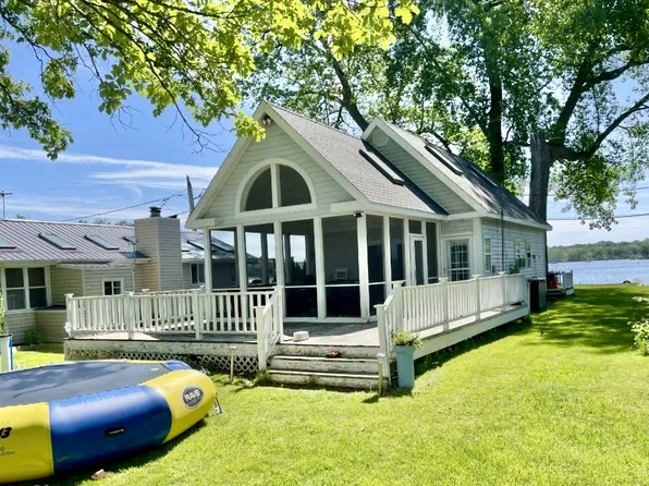 35700 N Cedar Is, Fox Lake, IL 60020