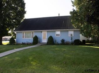 801 6th Ave SW, Cascade, IA 52033