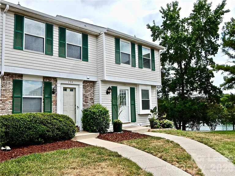 134 Water Oak Dr #134 — Photo 1