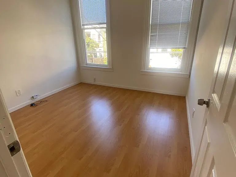 1030 York St — Photo 15