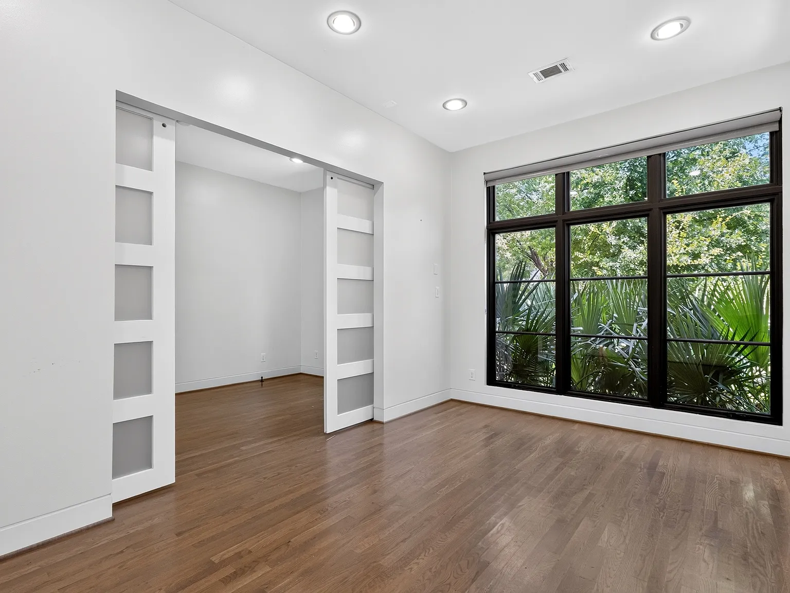 4 bed, 3706 sqft, $9,800 — Photo 4