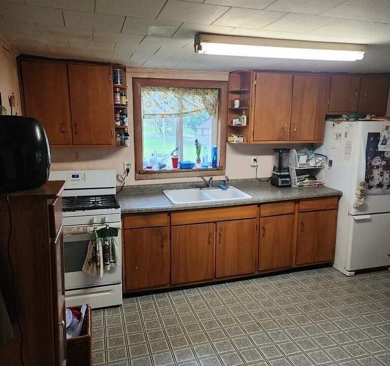 250 E Harrison St, Pennville, IN 47369 Zillow