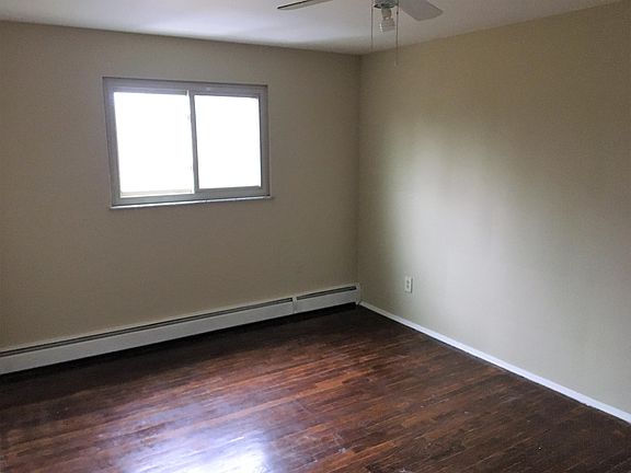 2nd image of 8553 Cottonwood Dr #1