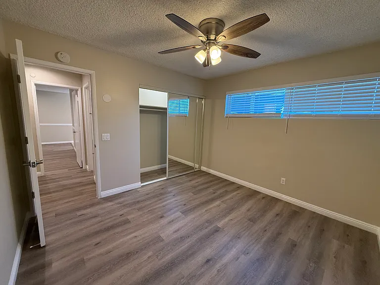 737 E Pine St #12 — Photo 10