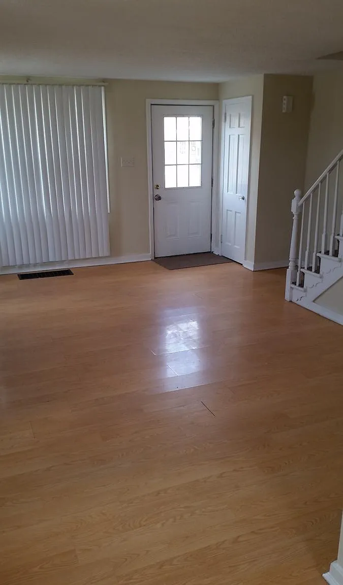 3 bed, 1056 sqft, $1,500 — Photo 3
