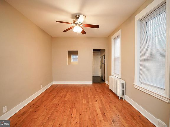 3rd image of 2568 E Westmoreland St