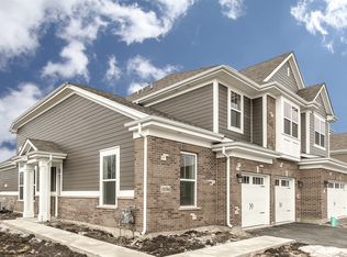 1N744 Redbud Ln, Winfield, IL 60190