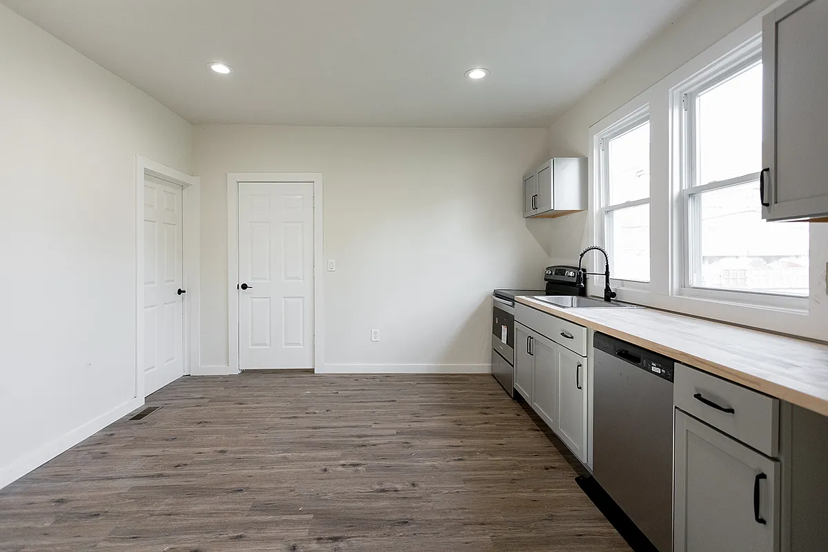 1 bed, 550 sqft, $1,050 — Photo 2