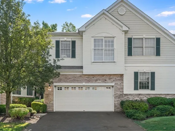 55 Pacio Ct, Roseland, NJ 07068