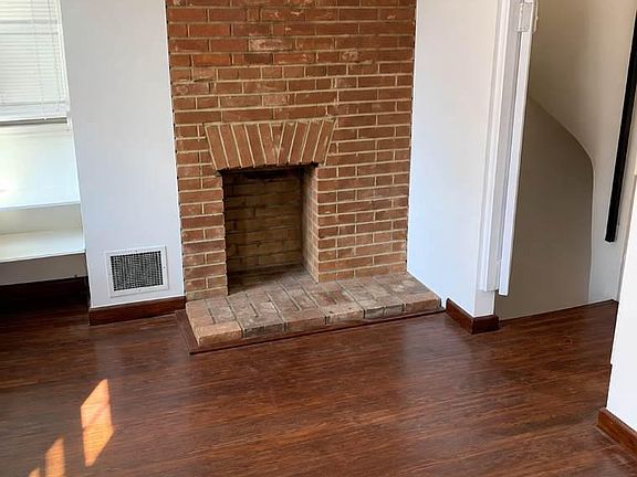2nd image of 1013 N Leithgow St
