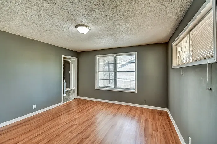 3 bed, 2.0 bath, 1433 sqft, $1,395 — Photo 3