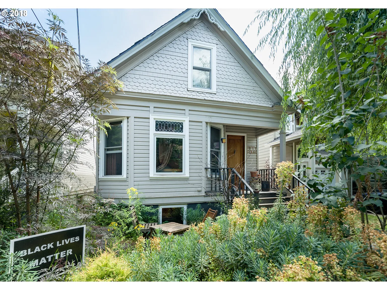 54 NE Sacramento St photo 1