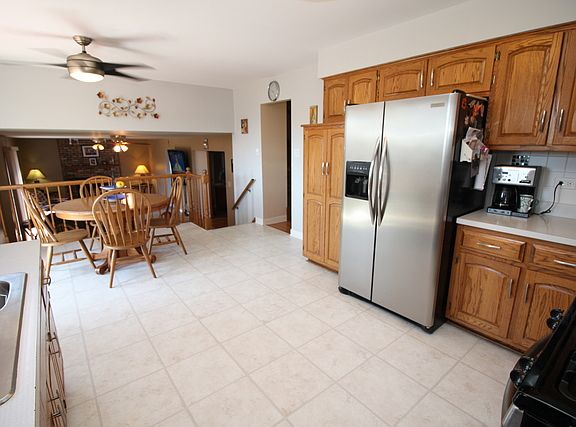 3rd image of 13734 Logan Dr