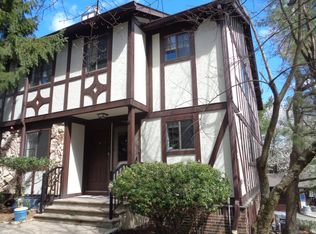 208 Mark Twain Way, Mahwah, NJ 07430