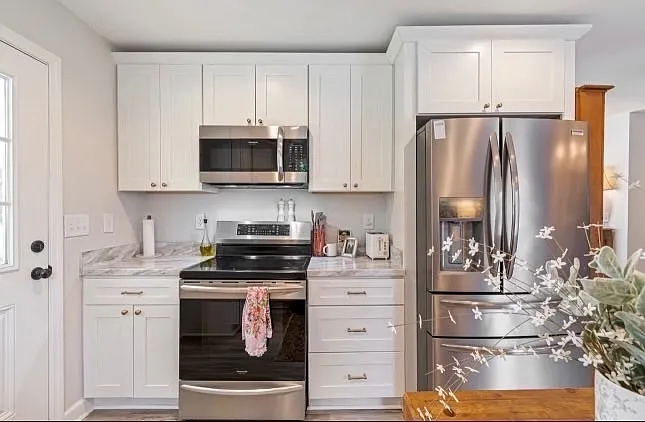 414 Roberts St — Photo 5