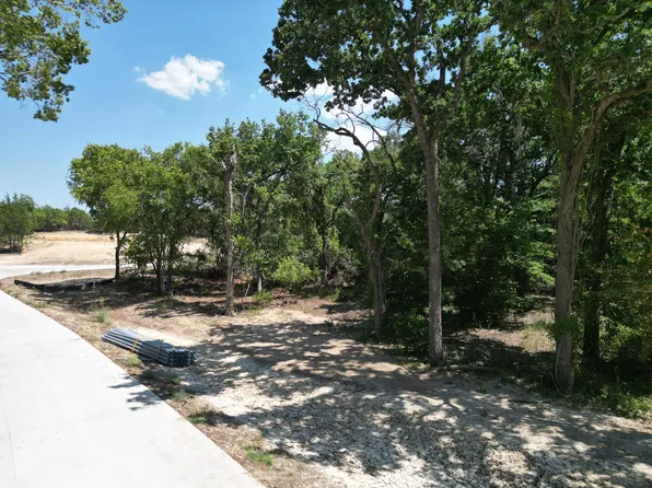 272 Heritage Ln, Weatherford, TX 76087