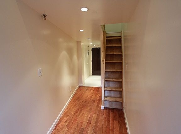 5th image of 78 Washington Pl APT 15
