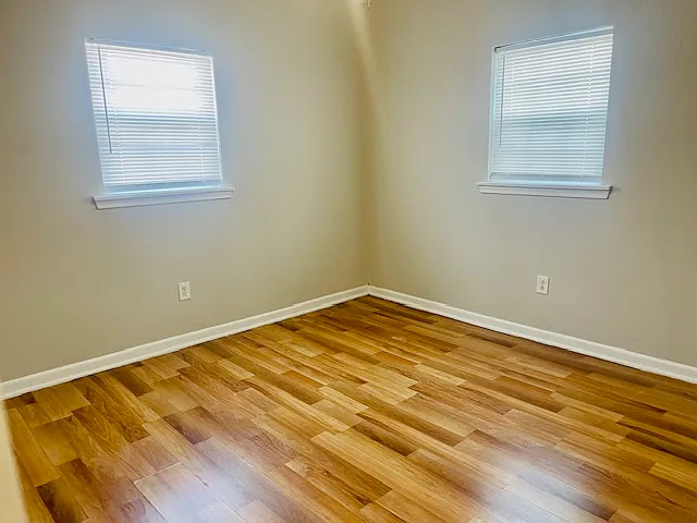 1107 45th Street - B — Photo 3