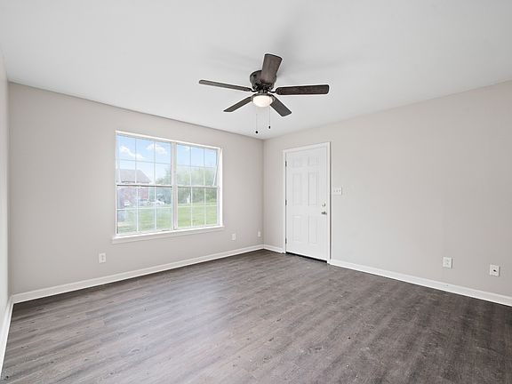5th image of 3855 Northeast Dr #B